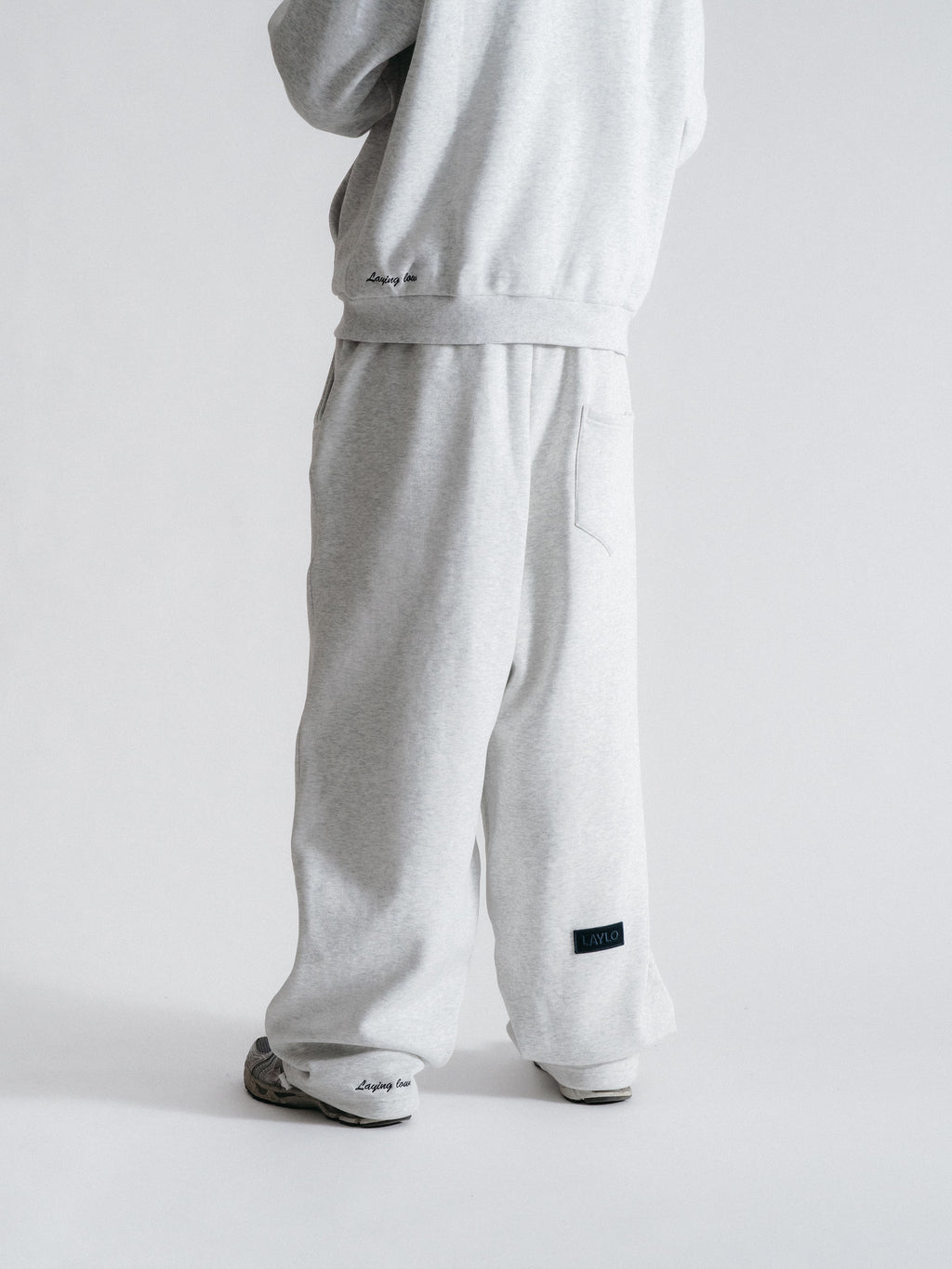 SIGNATURE SWEATPANTS - LIGHT GREY/NAVY