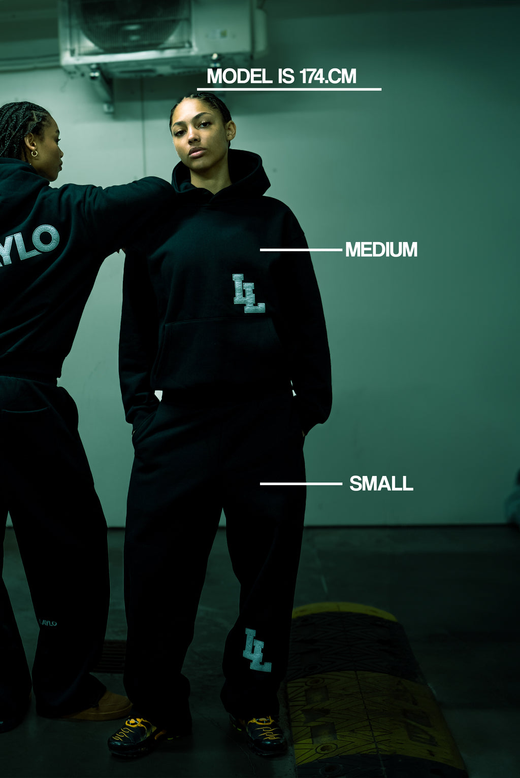 BLACK LOGO SWEATPANTS